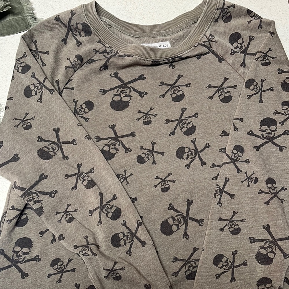 Grayson Threads Womens skull sweatshirt size Medium